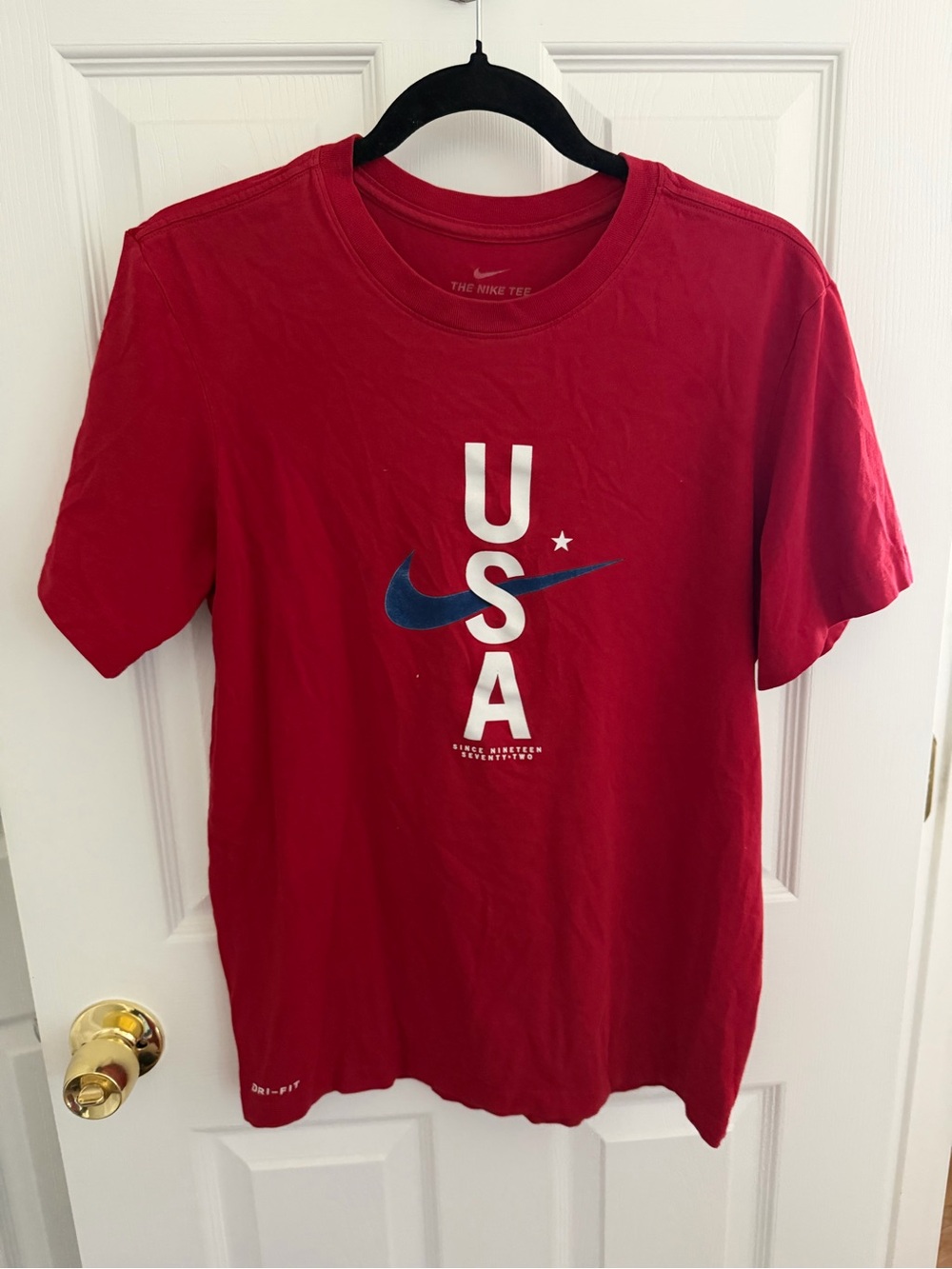 Men's Nike Dri Fit USA 1972 Swoosh Red Tee Shirt Size Small